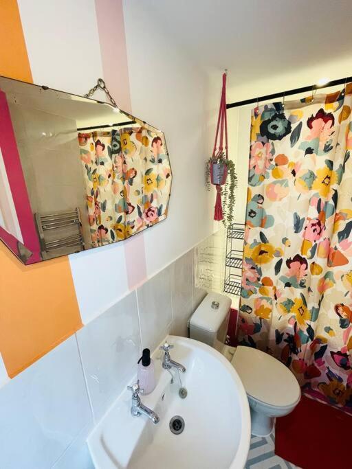 Colourful Apartment In Margate KENT Esterno foto